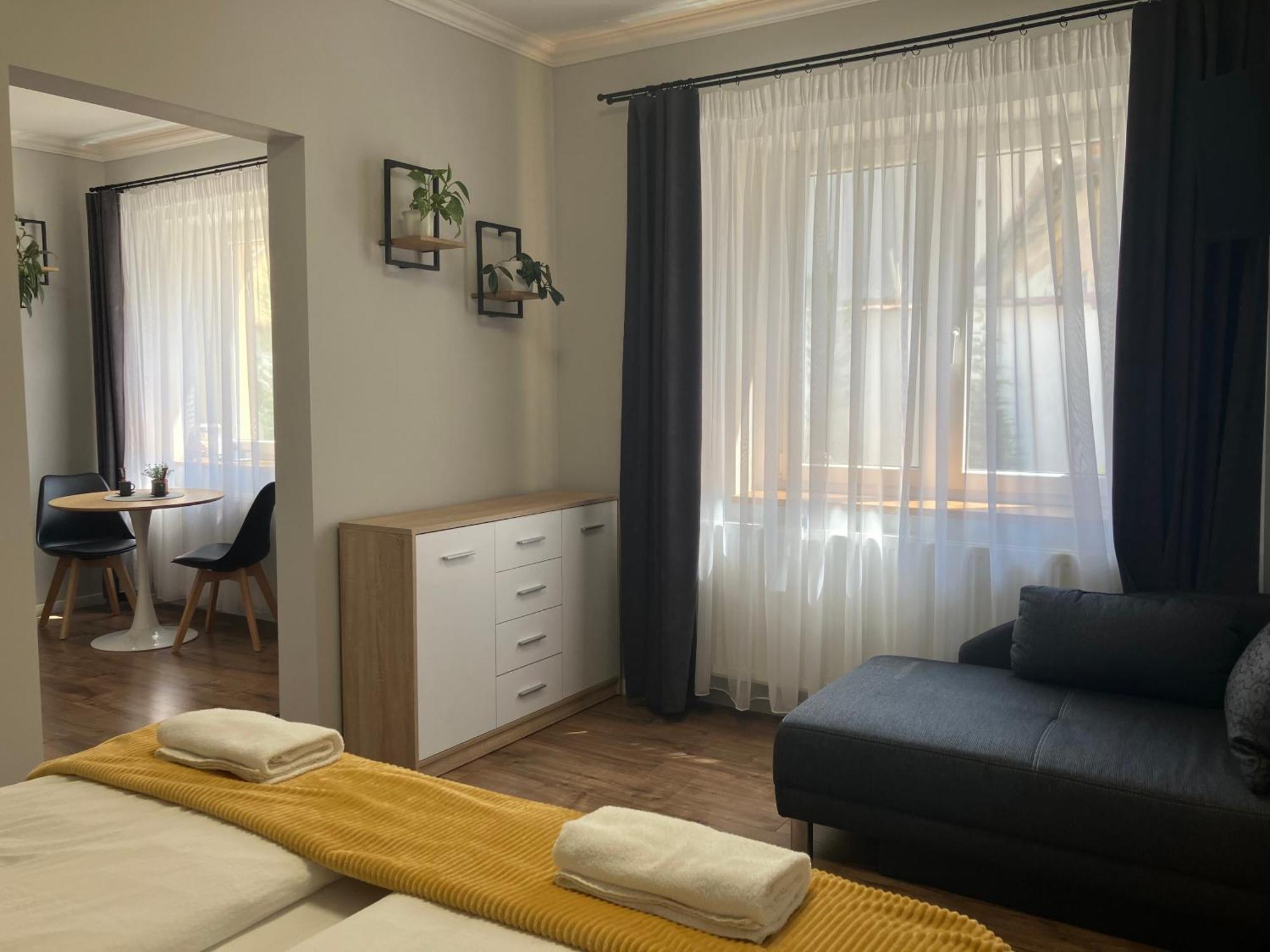 Illa Apartments Eğri Dış mekan fotoğraf