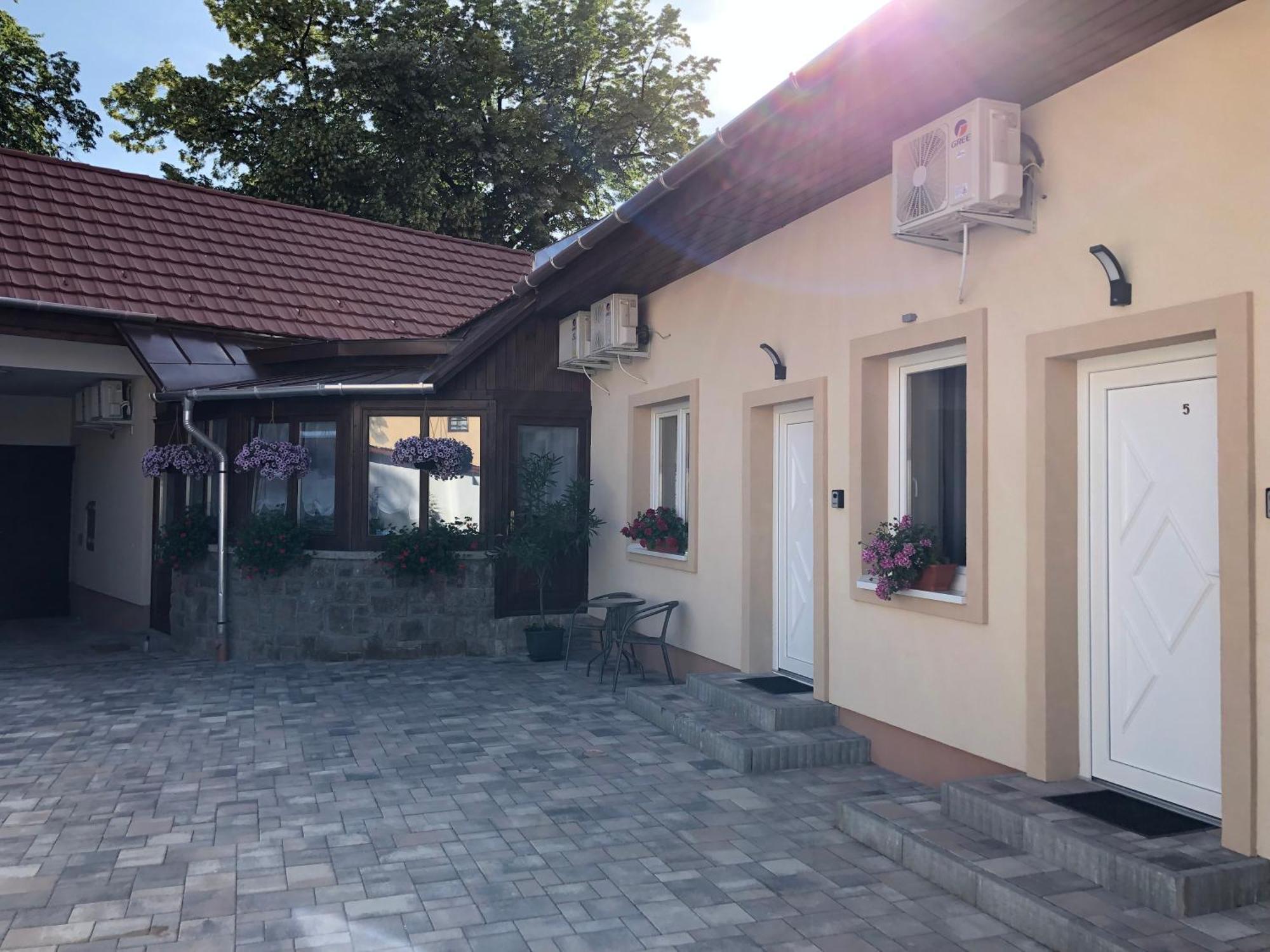 Illa Apartments Eğri Dış mekan fotoğraf