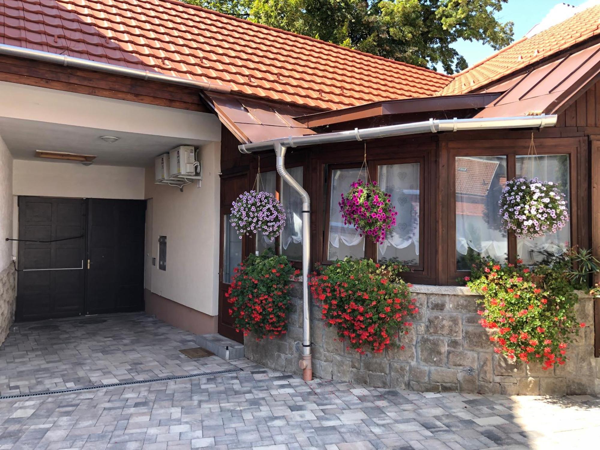Illa Apartments Eğri Dış mekan fotoğraf