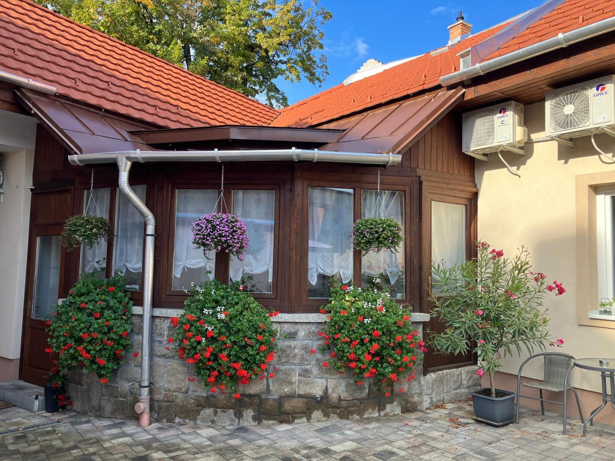 Illa Apartments Eğri Dış mekan fotoğraf